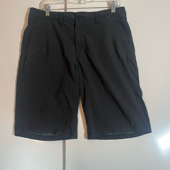 Travis Matthew‎ Shorts Mens Size 34 Black Golf Flat Front Chino Stretch - Picture 1 of 8